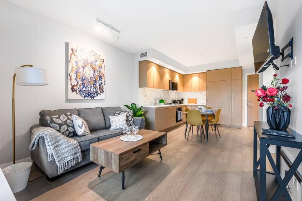 Modern Comfort At Ubc: 1Br Condo Near Campus Vancouver Exterior foto